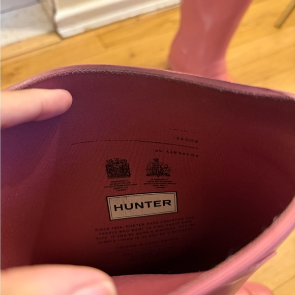 Hunter Pink Glossy Winter & Rain Boots size 6 - Picture 4 of 4